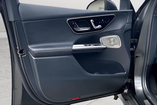 Used 2026 Gray Mercedes-Benz GLC 300 image 12