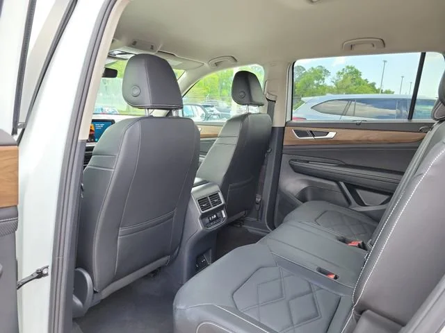 2025 Volkswagen Atlas SE w/Tech - Photo 16