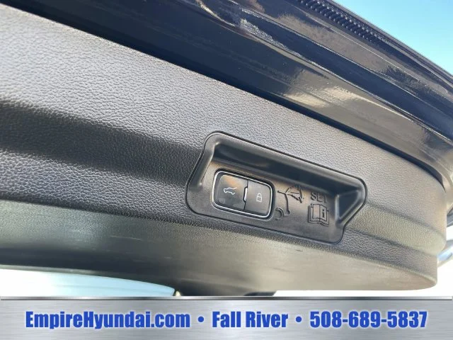 Used 2023 Black Ford XLT image 8