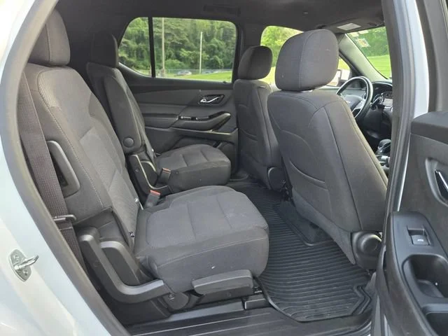 Used 2023 SUMMIT WHITE Chevrolet LT Cloth image 20