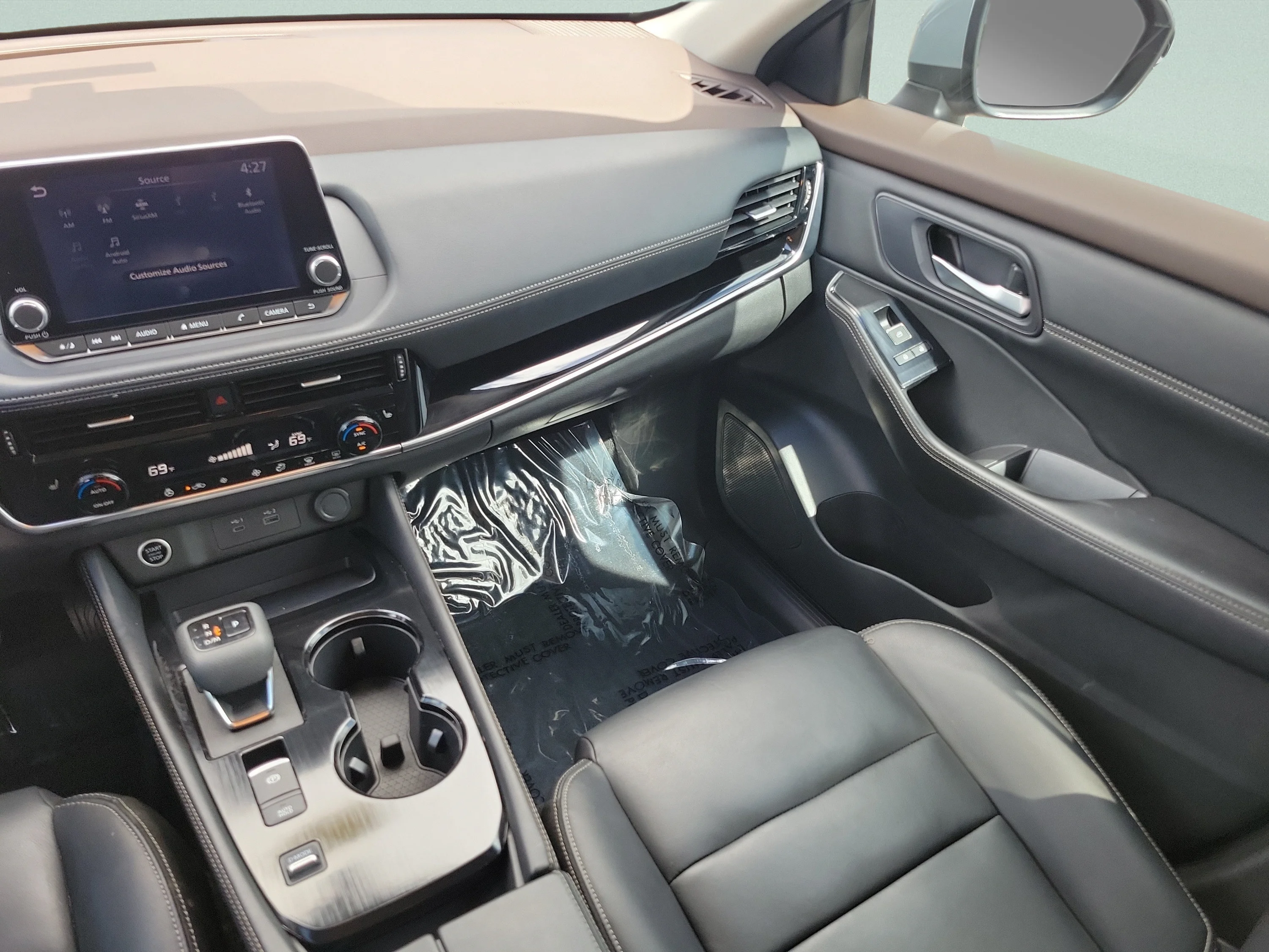 Used 2023 Boulder Gray Pearl Nissan SL image 22