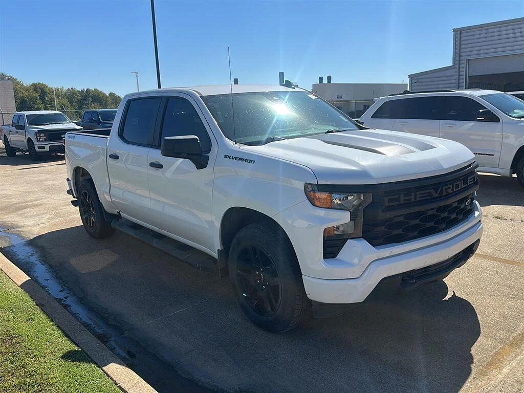 Used 2023 Summit White Chevrolet Custom image 3
