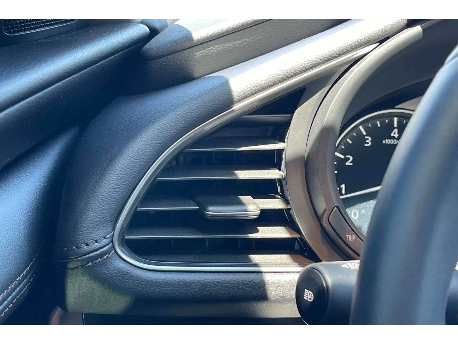 Used 2025 Machine Gray Metallic Mazda Select image 29