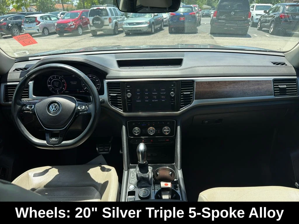 Used 2019  Volkswagen SEL Premium image 14
