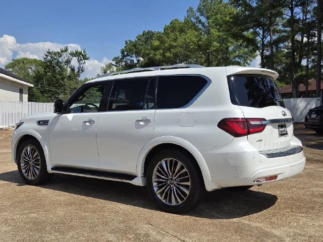 Used 2021 Moonstone White INFINITI Sensory image 7