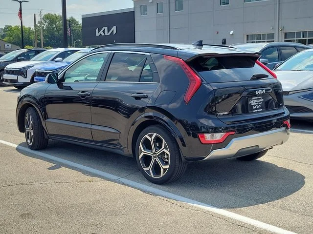New 2025 Aurora Black Pearl Kia EX Touring image 4