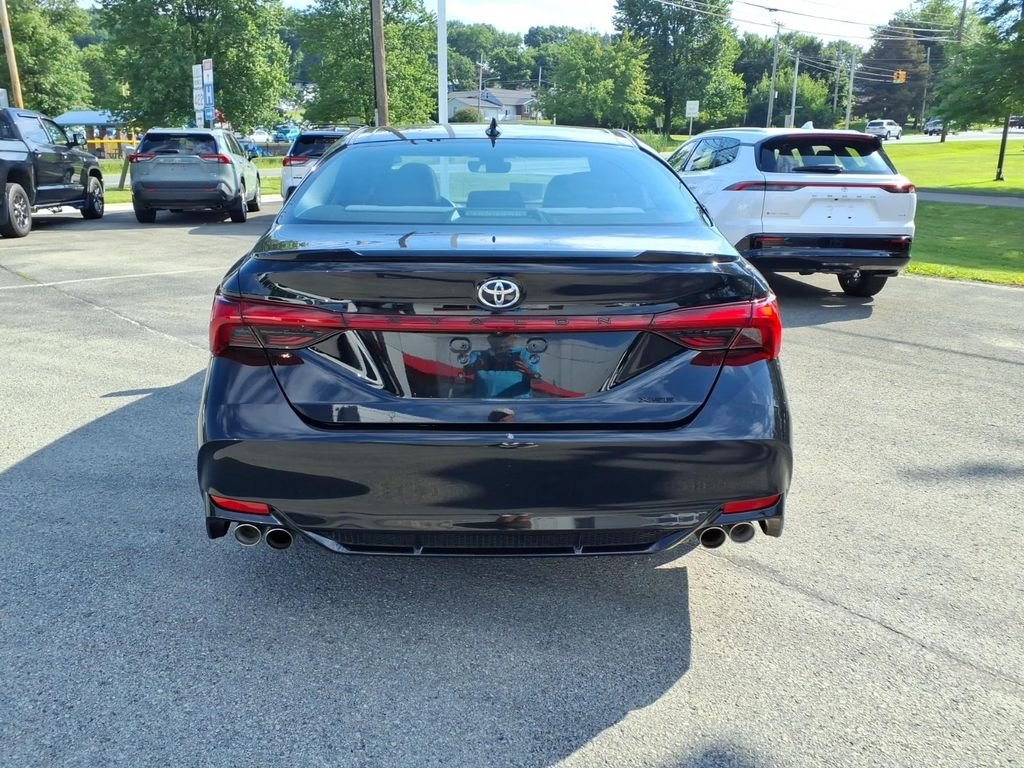 Used 2019 Midnight Black Metallic Toyota XSE image 5