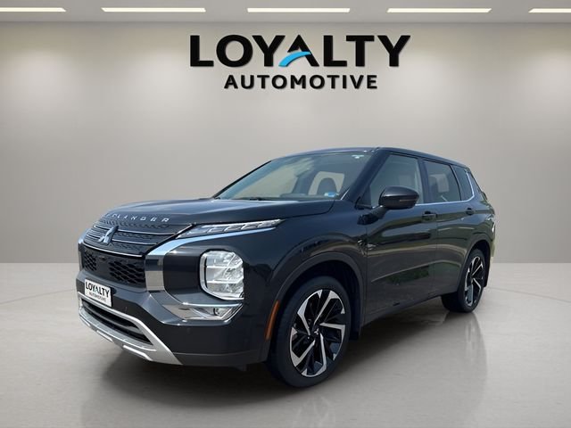 2023 Mitsubishi Outlander SE 2WD's photo