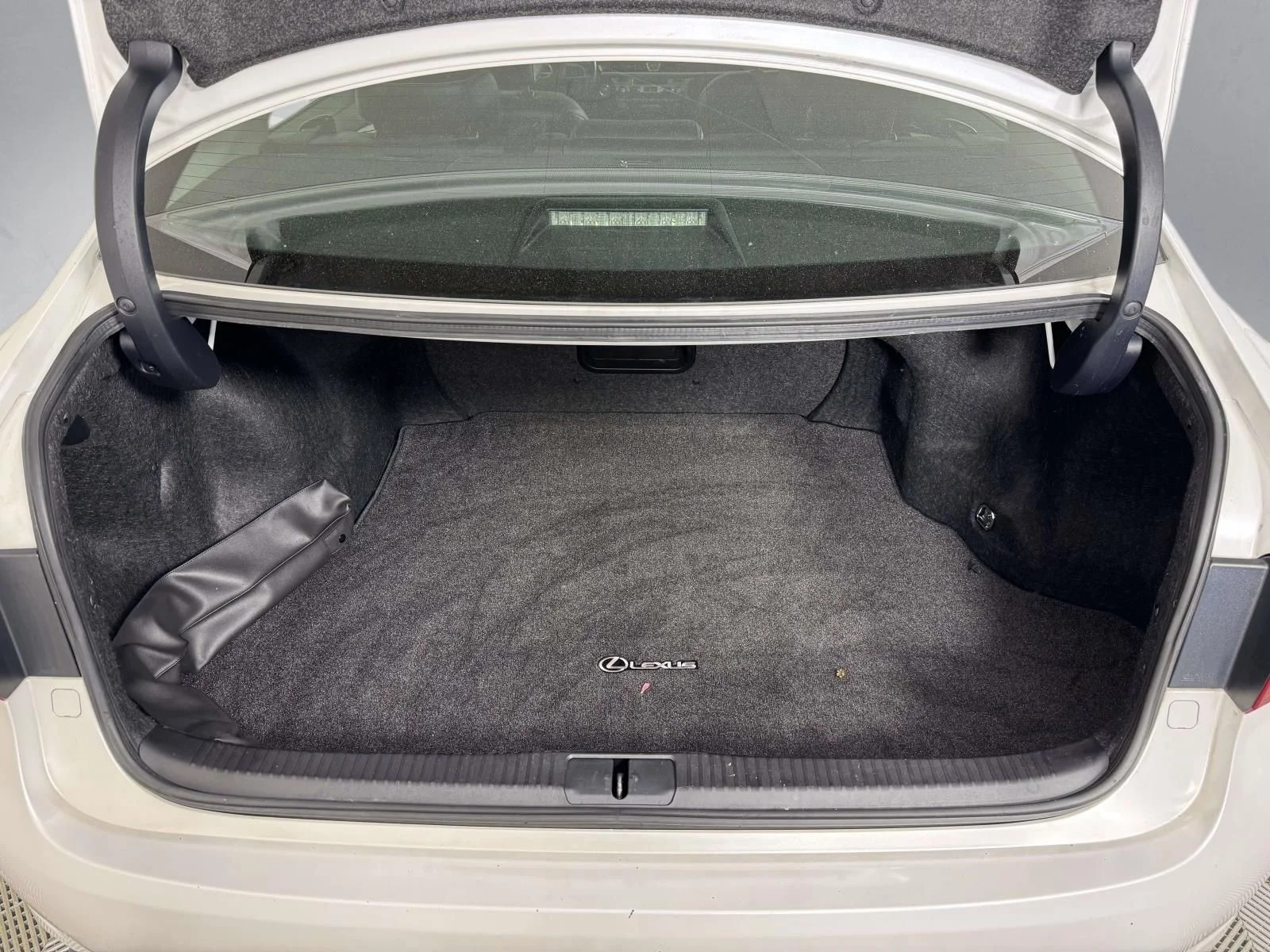 Used 2016 White Lexus 350 image 22