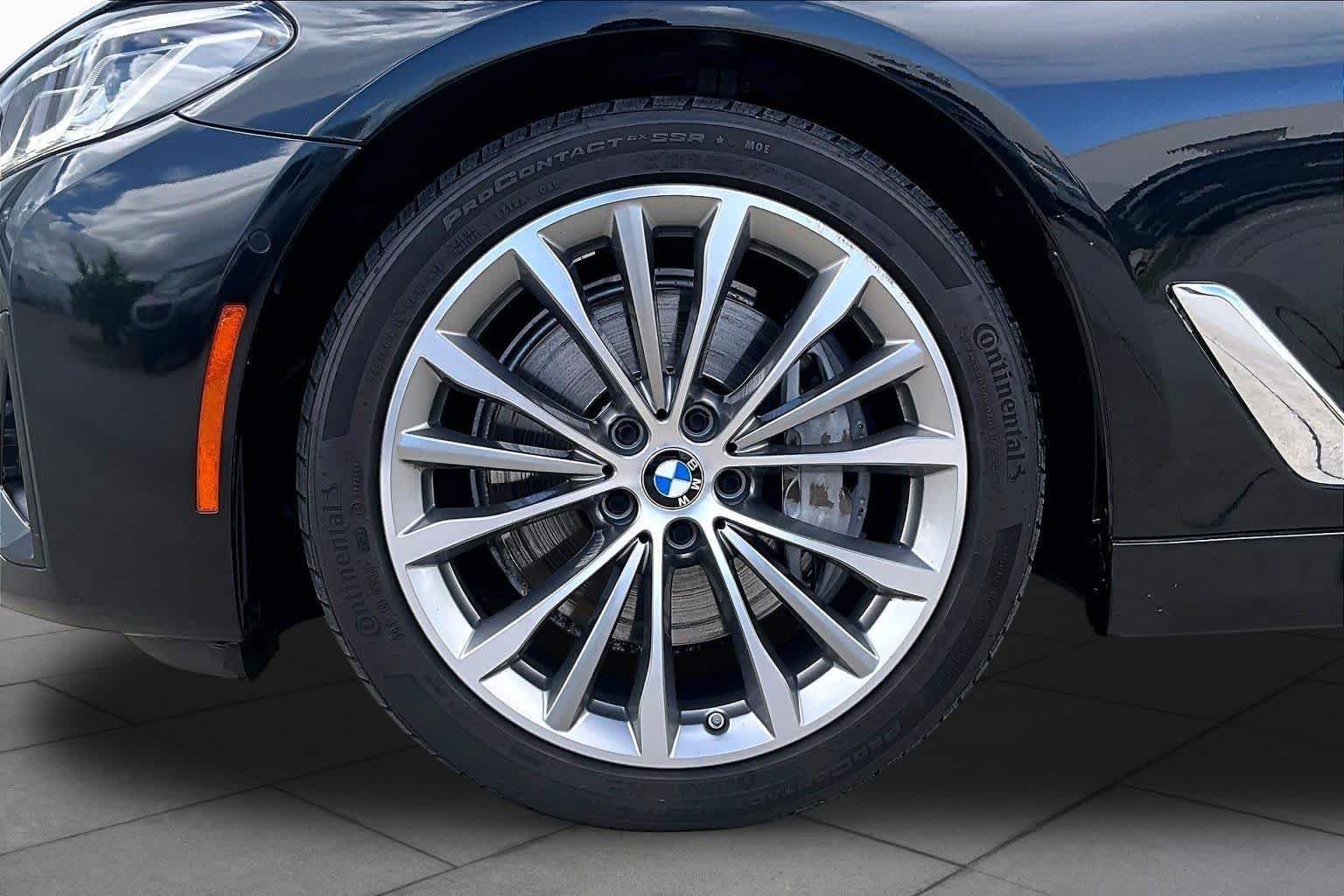 Used 2021 Black Sapphire Metallic BMW 540i xDrive image 11