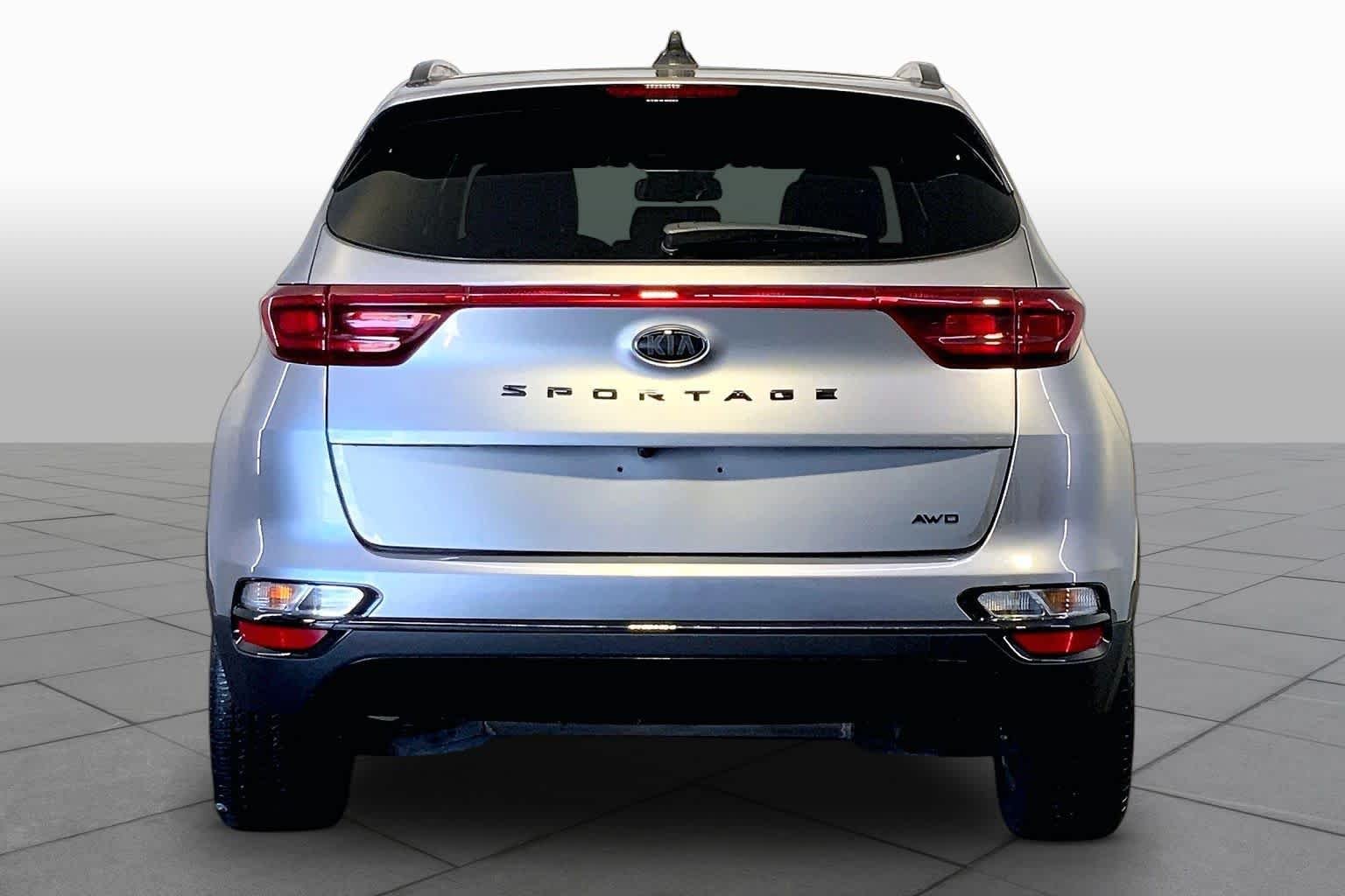 Used 2022 Steel Gray Kia Nightfall image 5