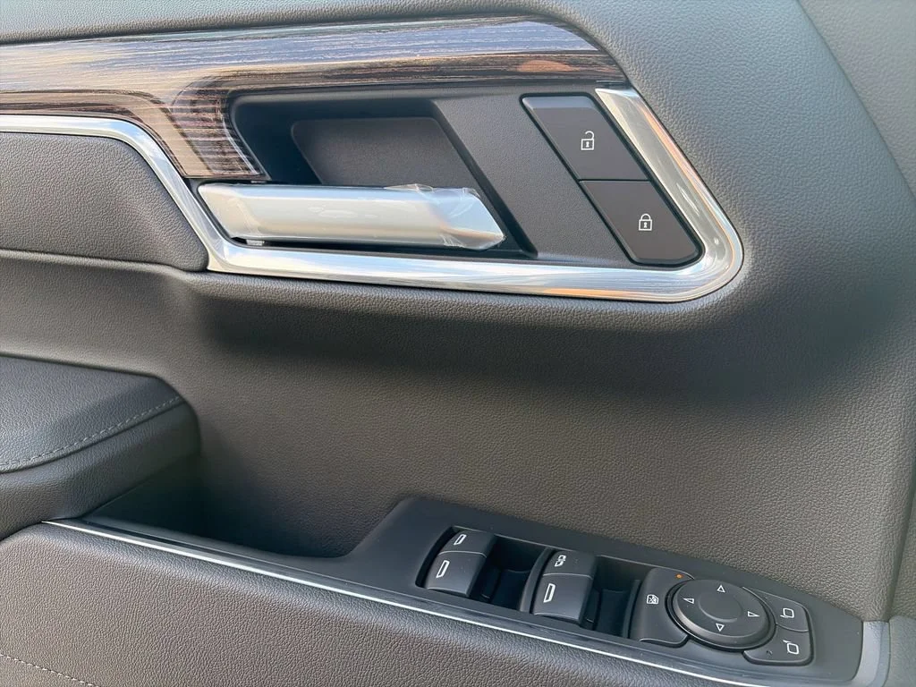 New 2026 Onyx Black GMC Elevation image 31