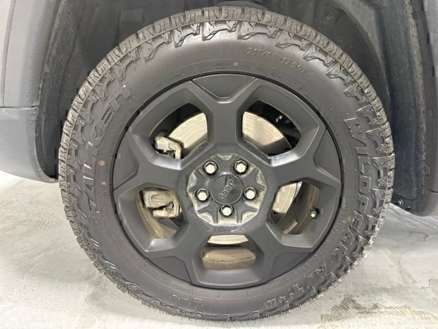 Used 2023 Gray Jeep Trailhawk image 11