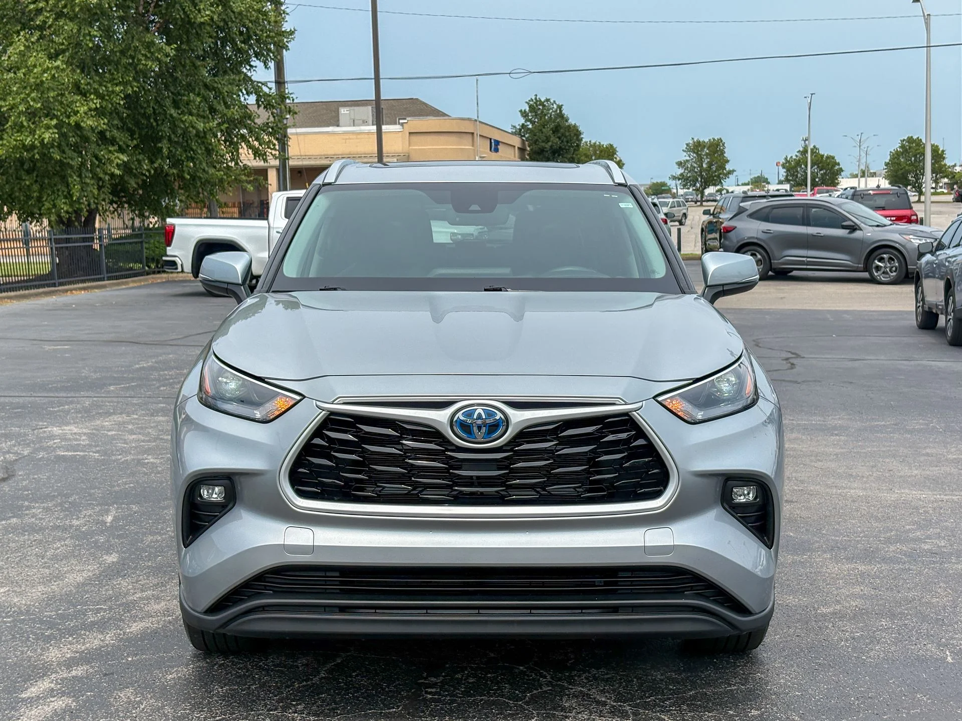 Used 2024 Silver Toyota XLE image 4