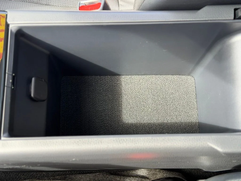 Used 2025  Toyota XLE image 21