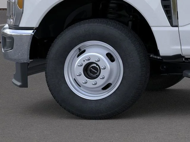 New 2026 Oxford White Ford F-350® XL image 19