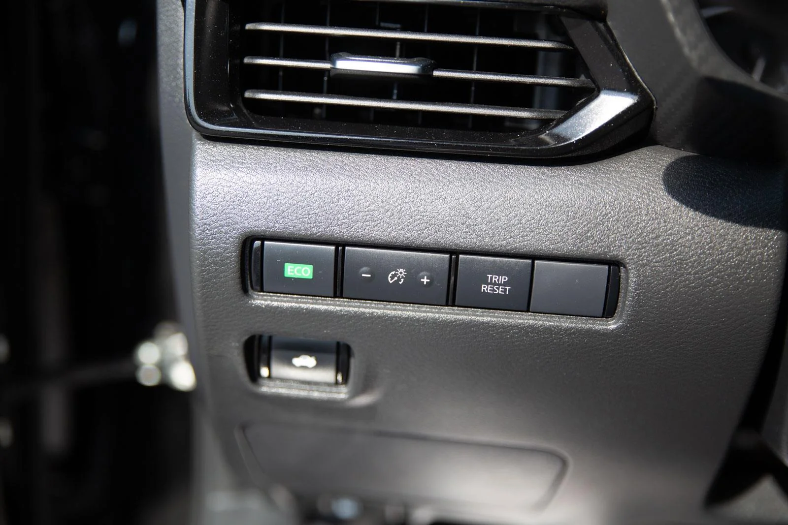 2025 Nissan Sentra SV - Photo 17