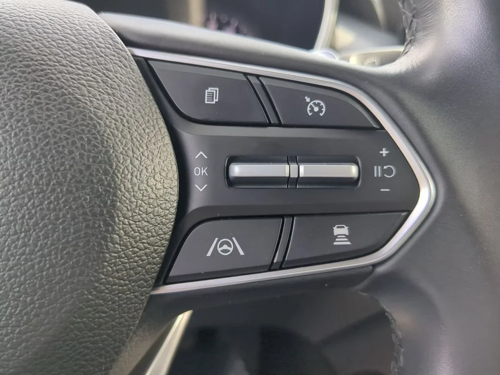 Used 2023 Black Hyundai SEL image 30