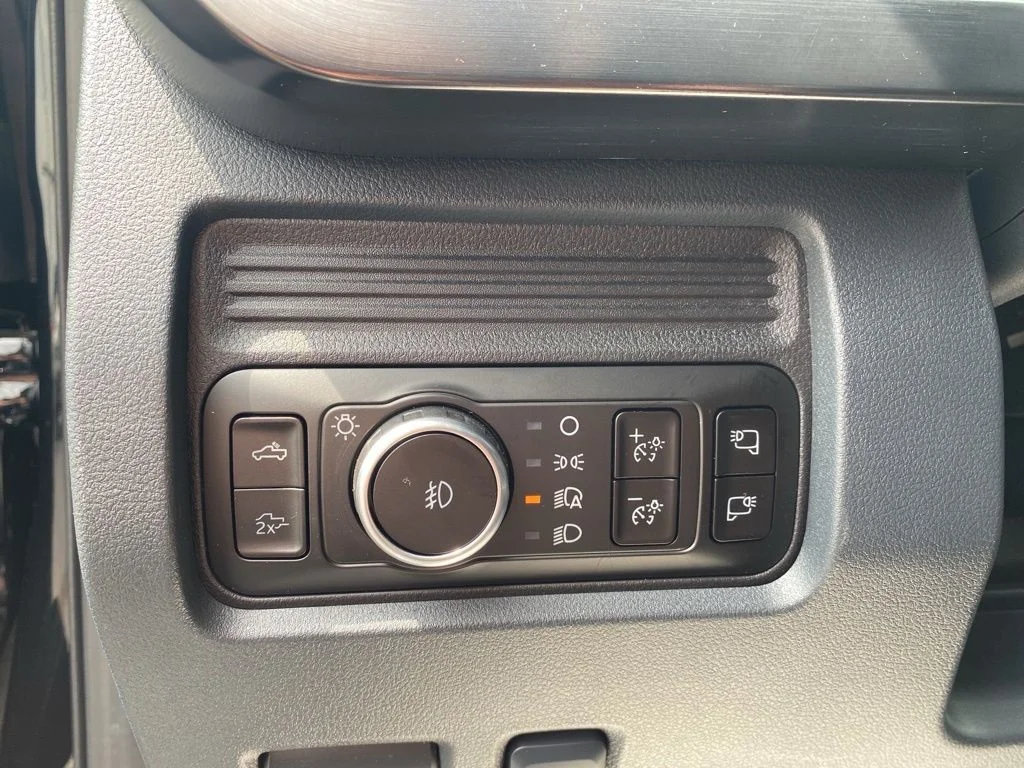 New 2026 Agate Black Metallic Ford F-250® Lariat® image 16