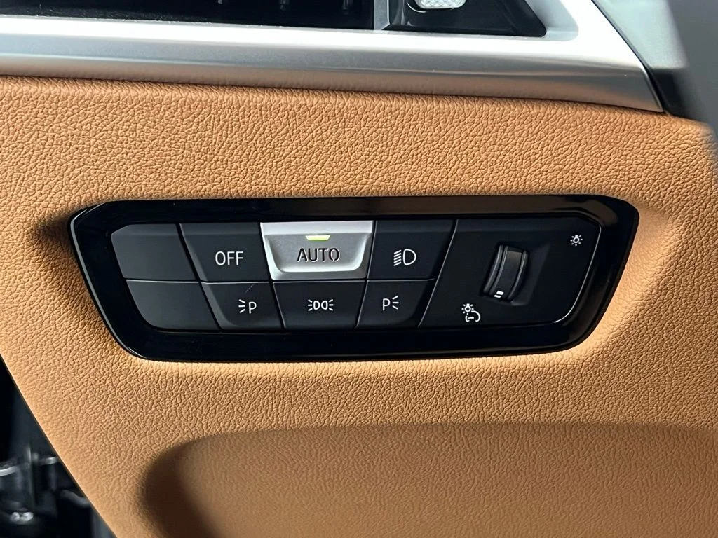 2026 BMW 3 Series 330i - Photo 20