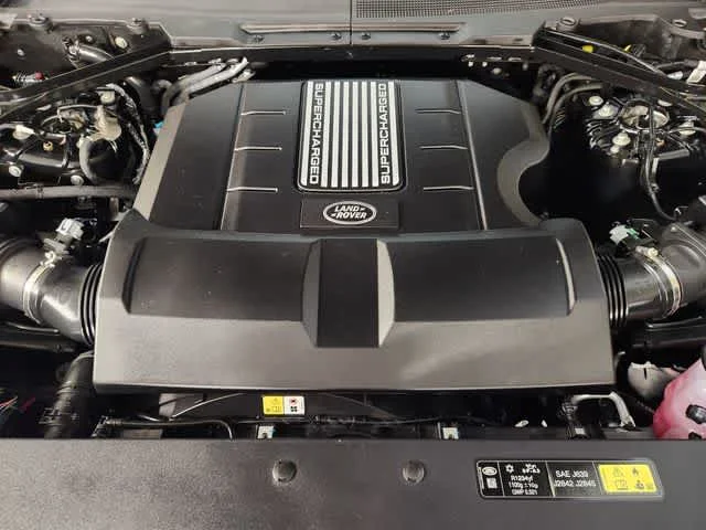 Used 2025 Santorini Black Metallic Land Rover V8 image 33