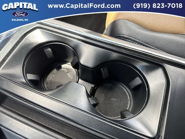 Used 2023 White Ford Lariat image 32