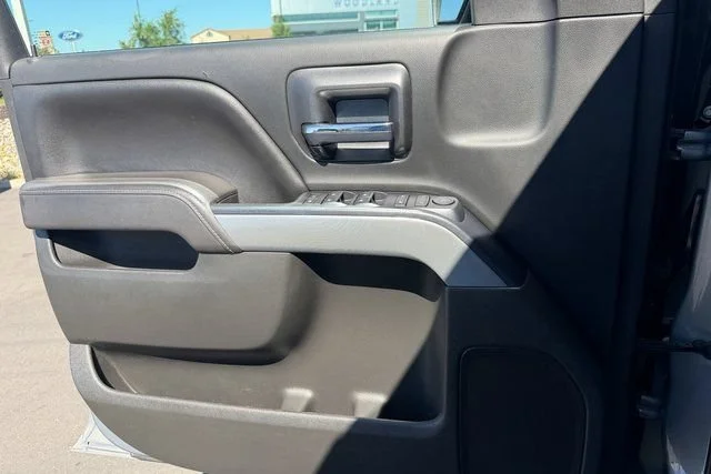 Used 2017 PEPPERDUST METALLIC Chevrolet LT image 15