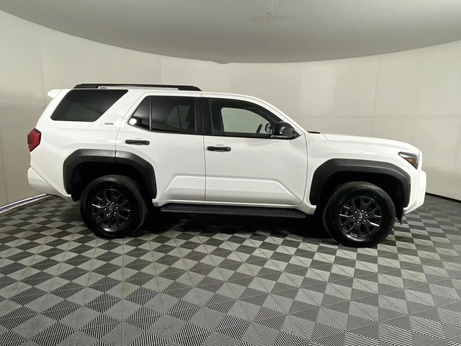Used 2025 Ice Cap Toyota SR5 image 3