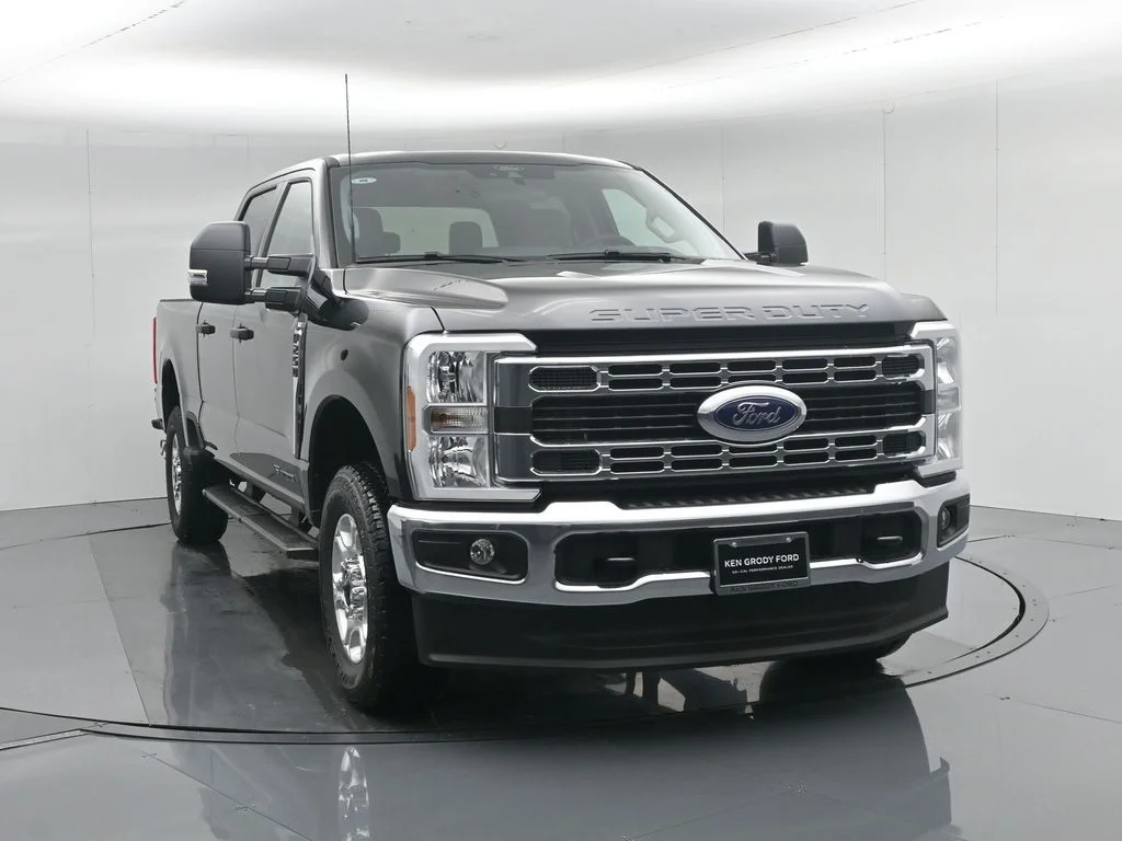 New 2026 Agate Black Metallic Ford XLT image 54
