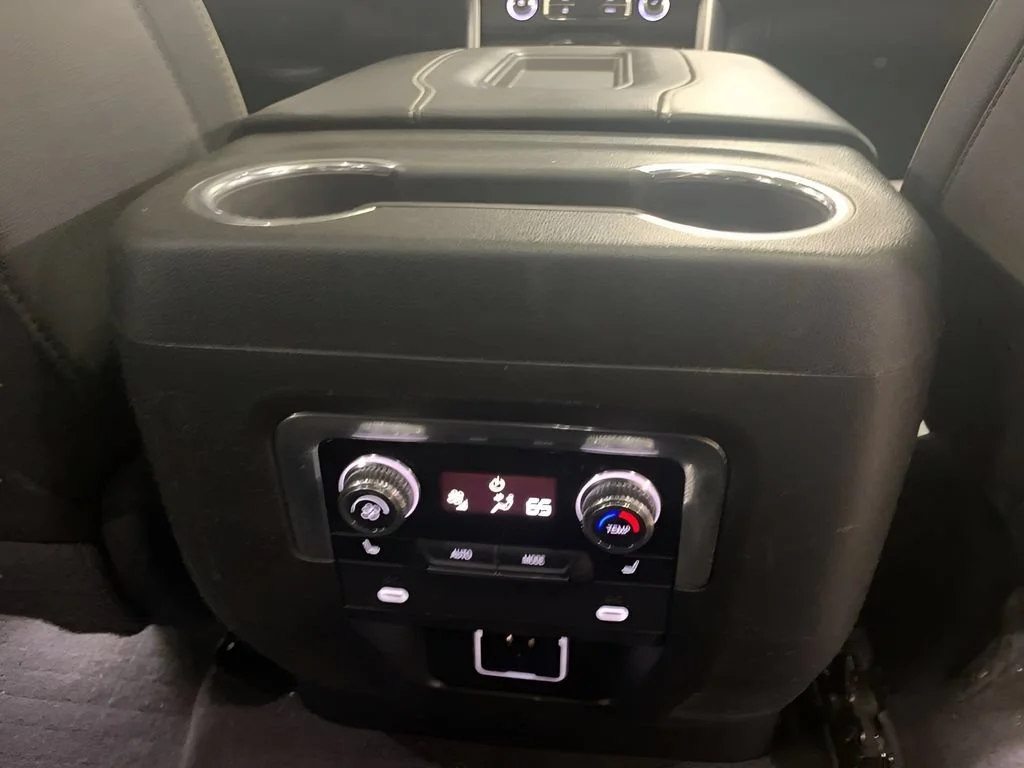 2023 GMC Yukon XL SLT - Photo 21