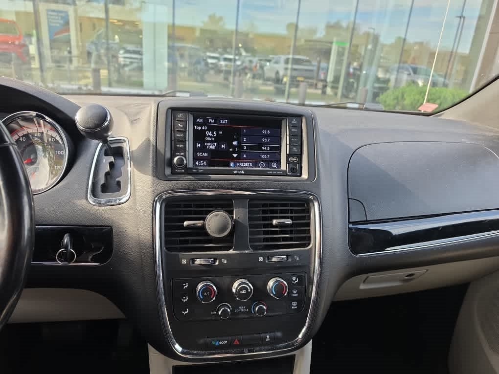 Used 2019 Black Onyx Crystal Pearlcoat Dodge SXT image 15