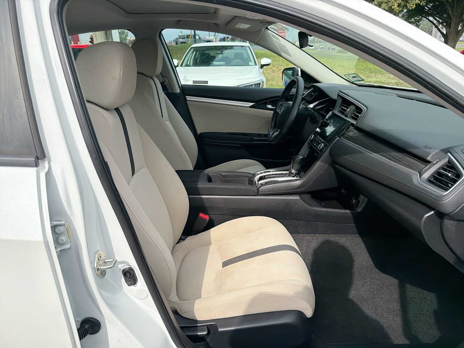 Used 2019 Platinum White Pearl Honda EX image 15