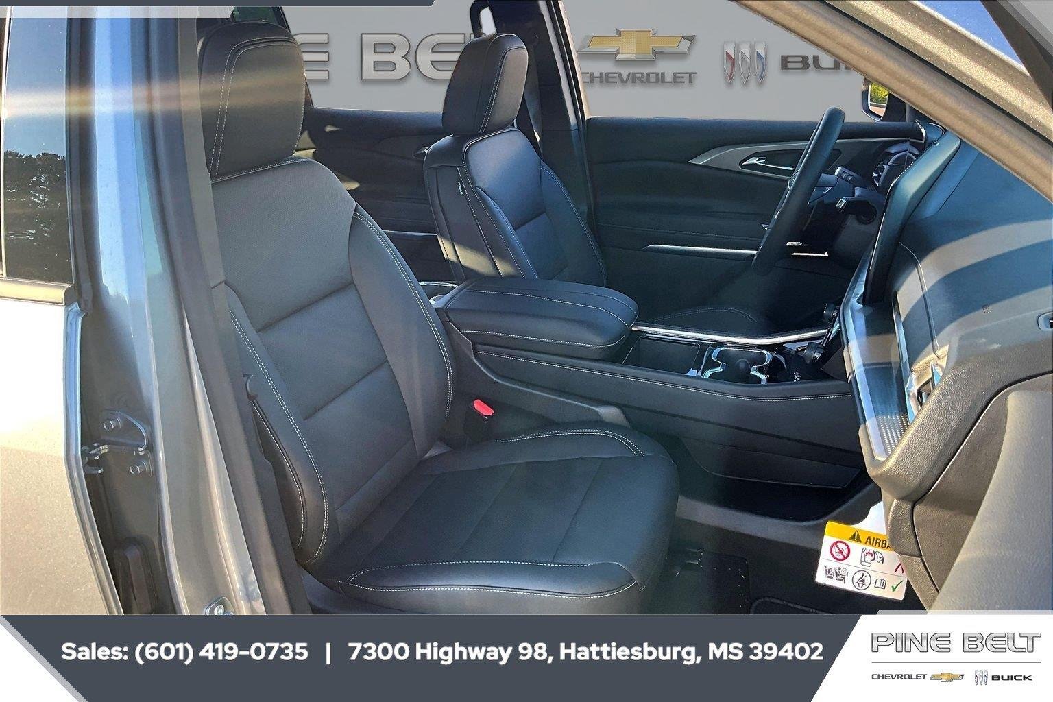2027 Chevrolet Traverse LT - Photo 6