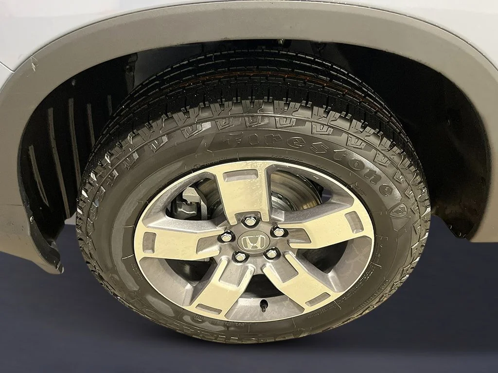 New 2026 Sonic Gray Pearl Honda RTL image 11