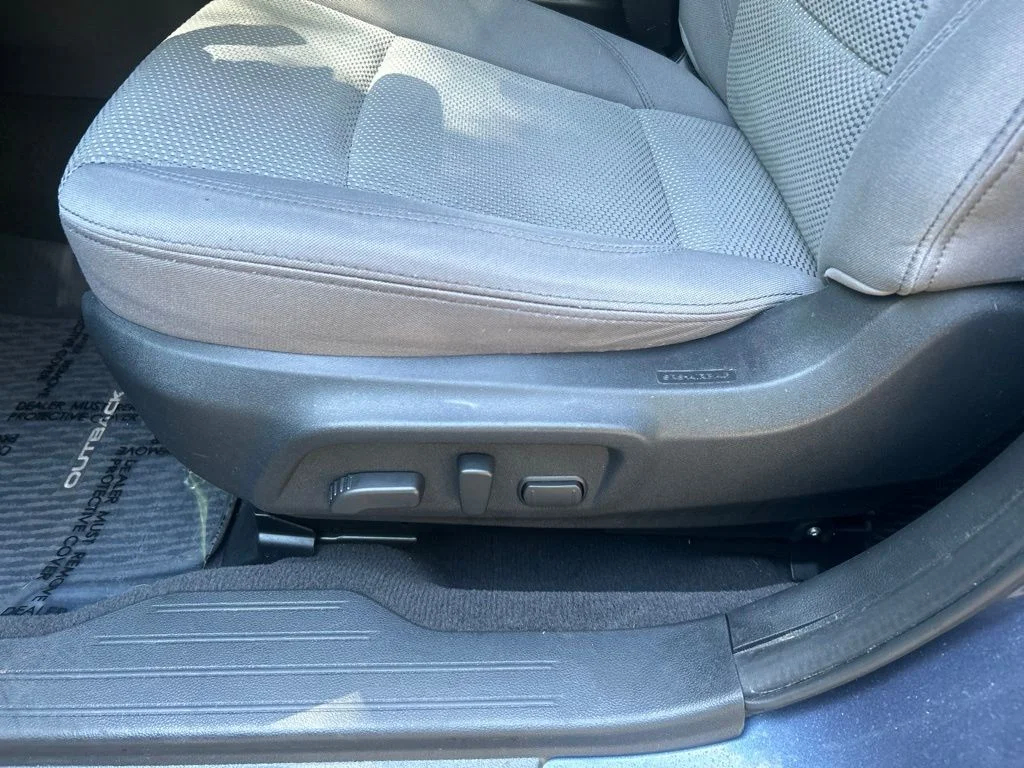 Used 2018 Blue Subaru 2.5i Premium image 15