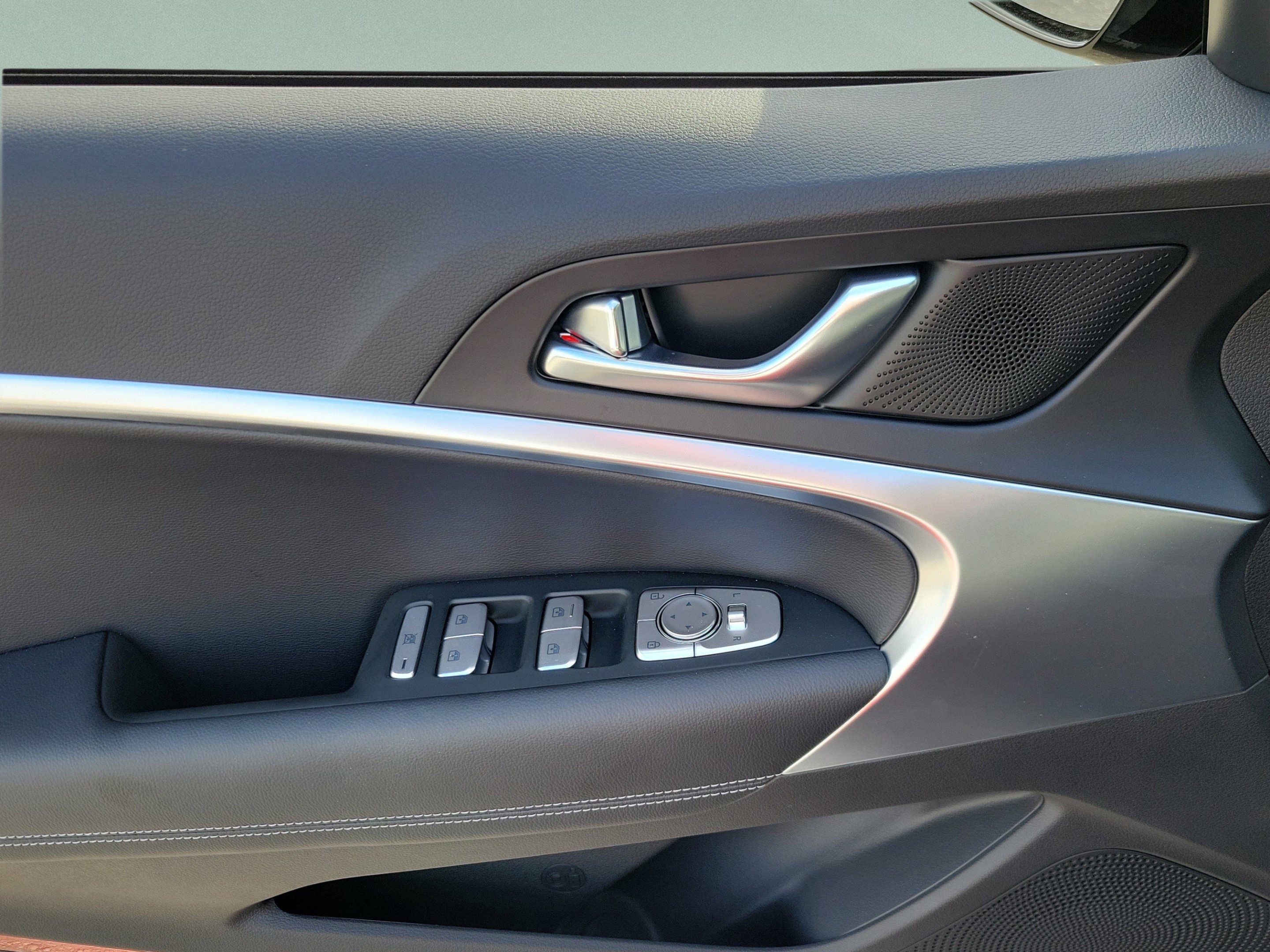 New 2026 Savile Silver Genesis 2.5T image 13