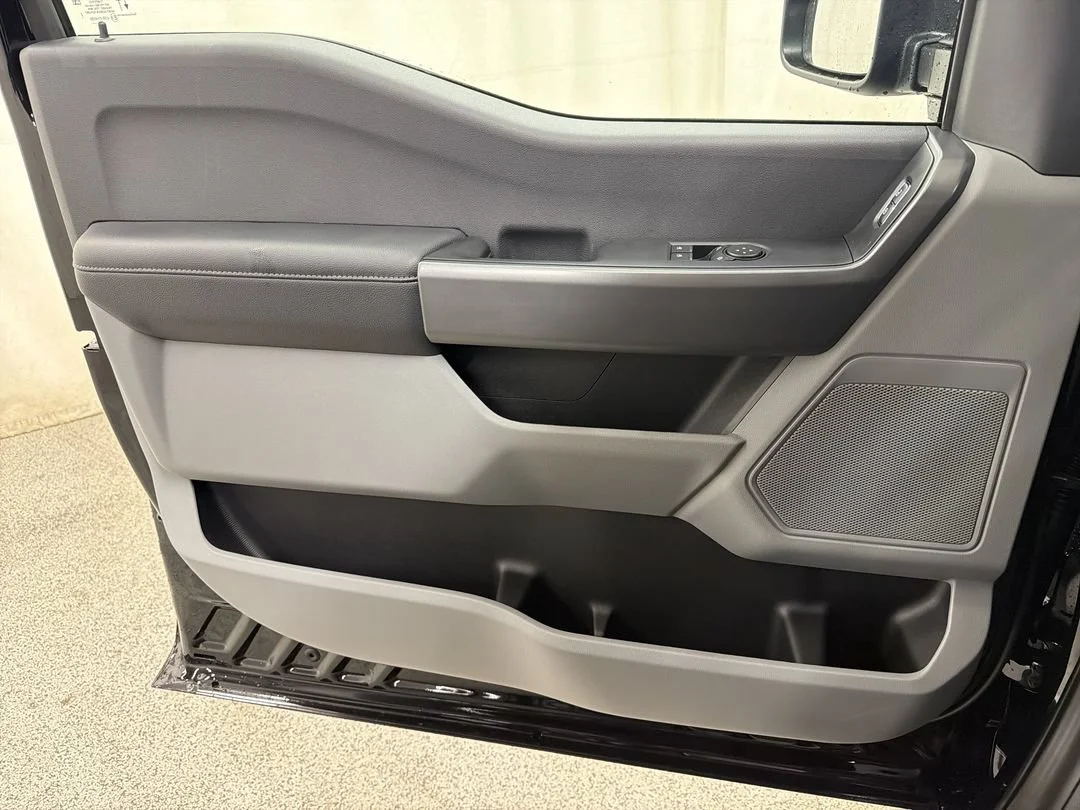 New 2027 Agate Black Metallic Ford F-350® XL image 18