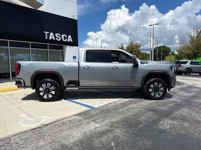Used 2025 Sterling Metallic GMC Denali image 9