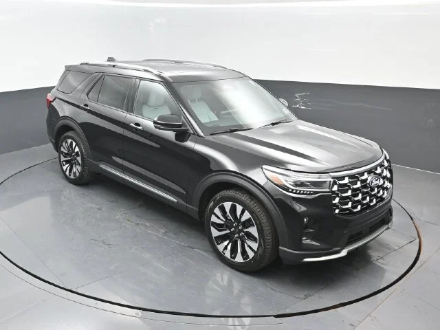 New 2027 Agate Black Metallic Ford Platinum™ image 19