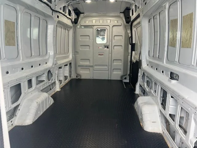 Used 2022 White Ford Base image 27