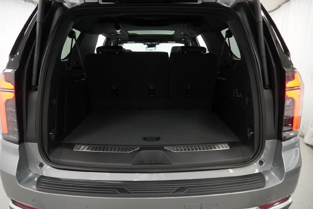 New 2026 Sterling Gray Metallic Chevrolet High Country image 27