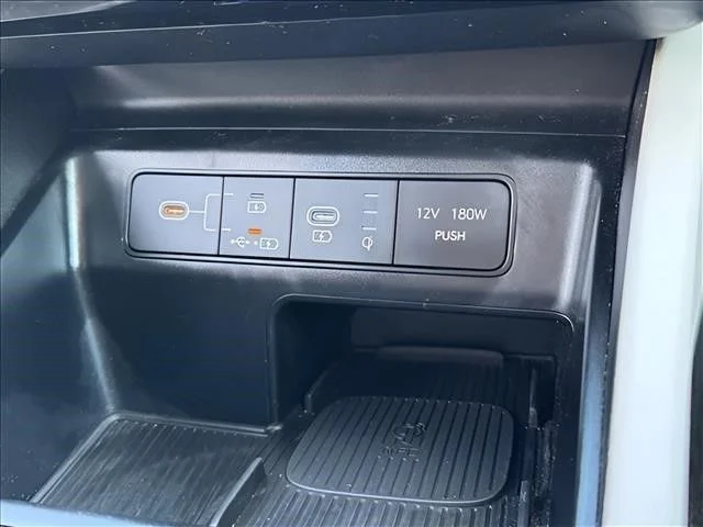 Used 2025 Green Hyundai SEL image 26