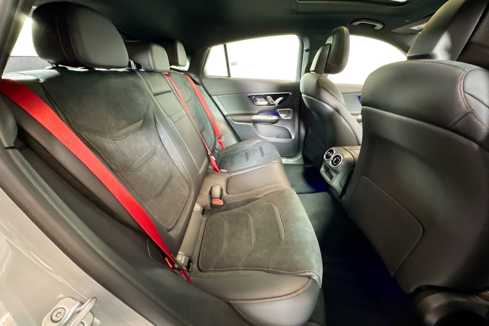 New 2026 Manufaktur Alpine Grey Mercedes-Benz AMG® GLC 43 image 25