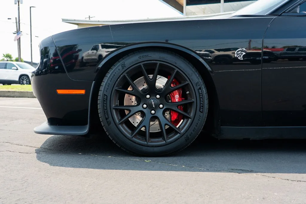 Used 2015 Pitch Black Clearcoat Dodge SRT Hellcat image 7