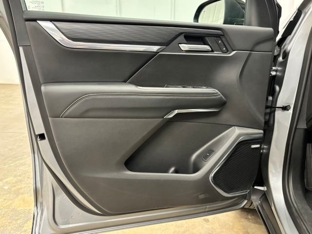 Used 2026 Silver GMC Elevation image 17