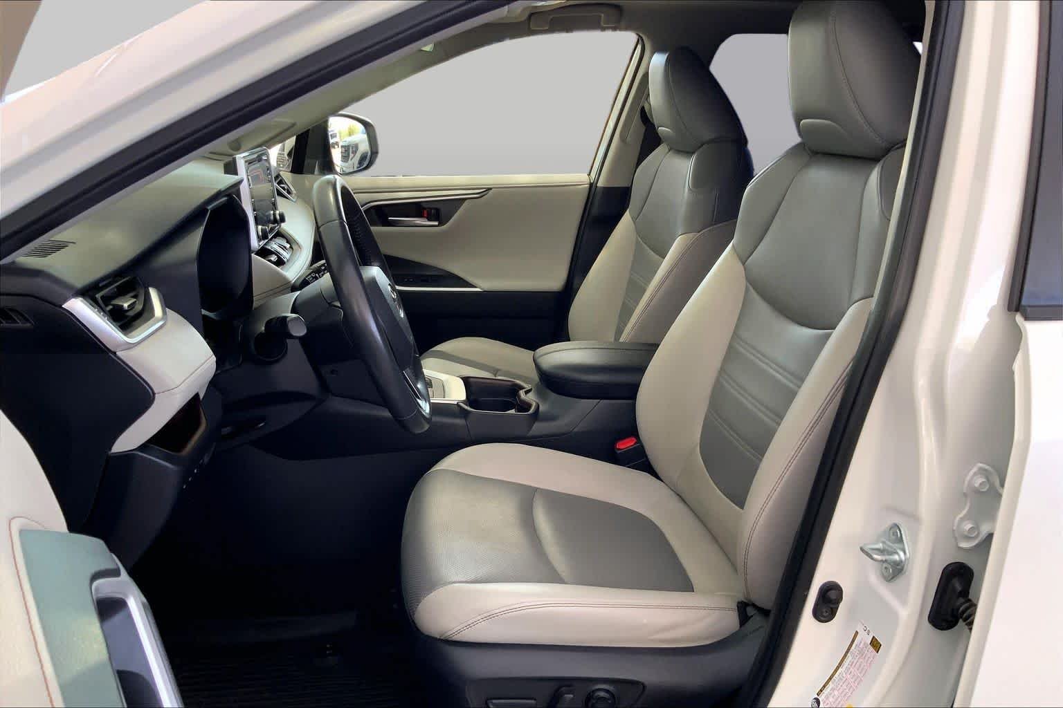 Used 2020 Blizzard Pearl Toyota Hybrid Limited image 8