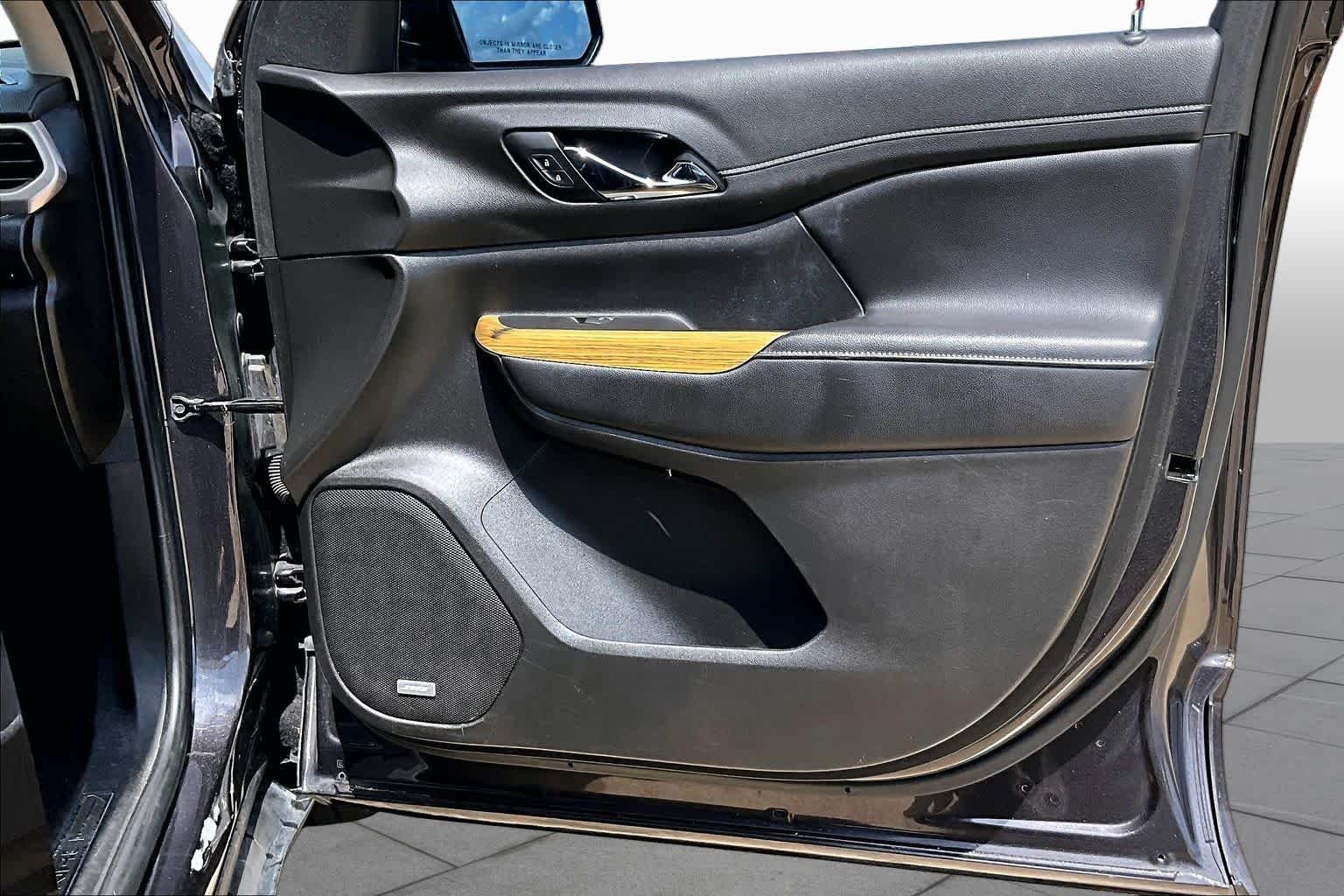 Used 2019 Iridium Metallic GMC Denali image 23
