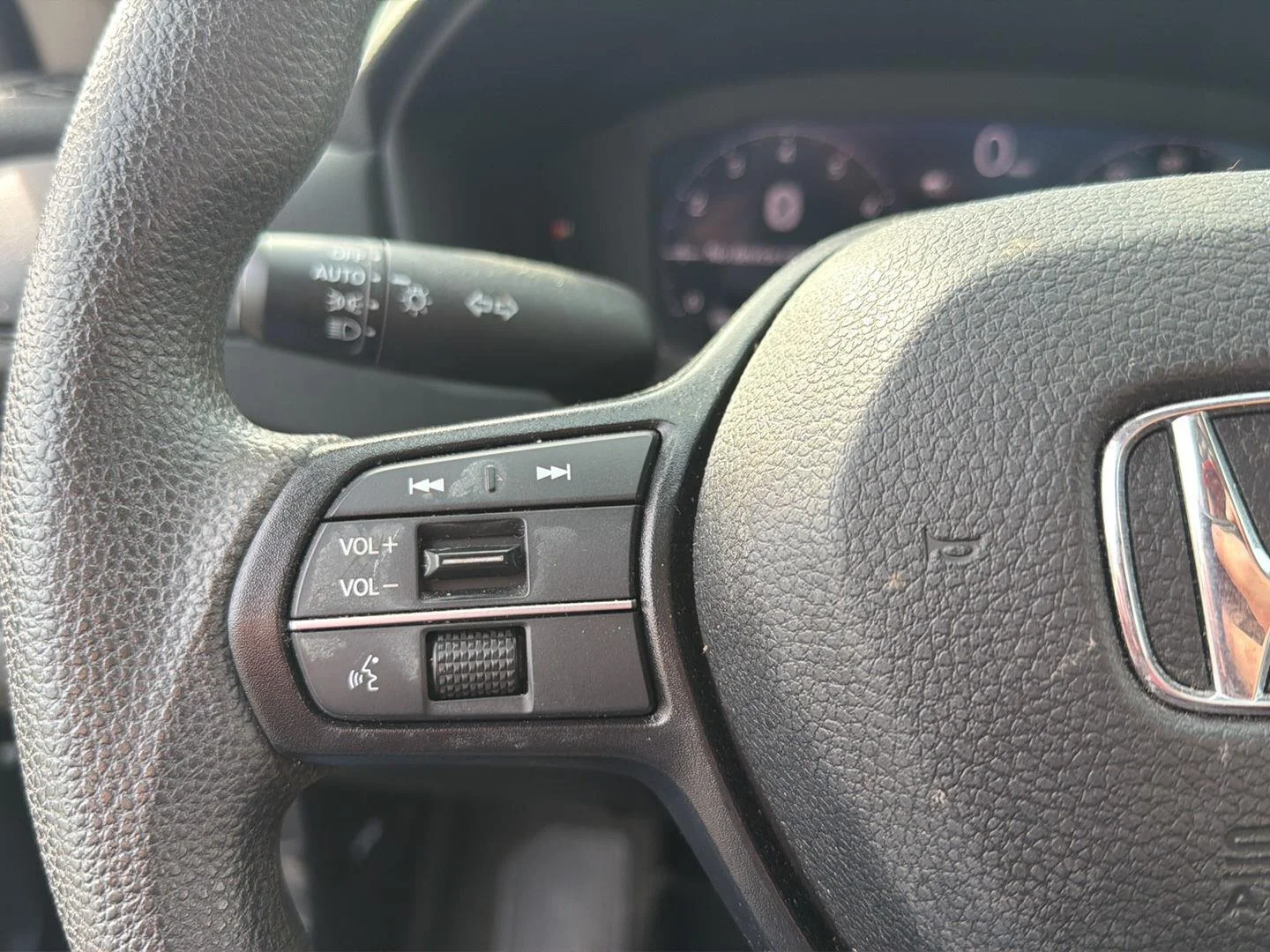 Used 2024 Meteorite Gray Metallic Honda LX image 12