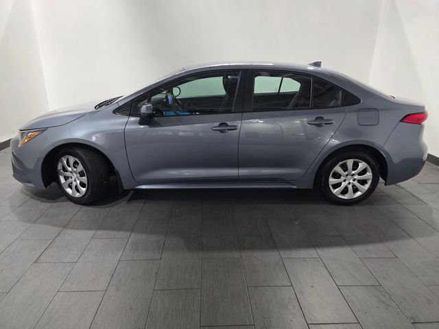 Used 2024  Toyota LE image 2