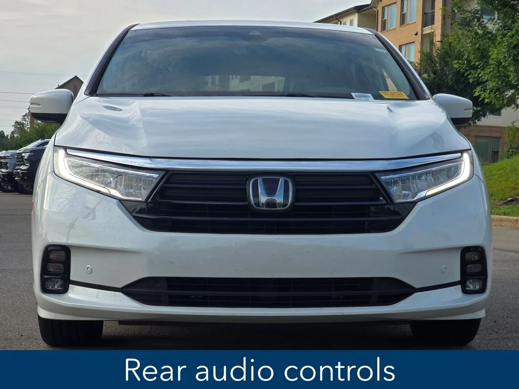 Used 2024 White Honda Touring image 5